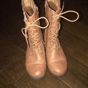 Combat boots
